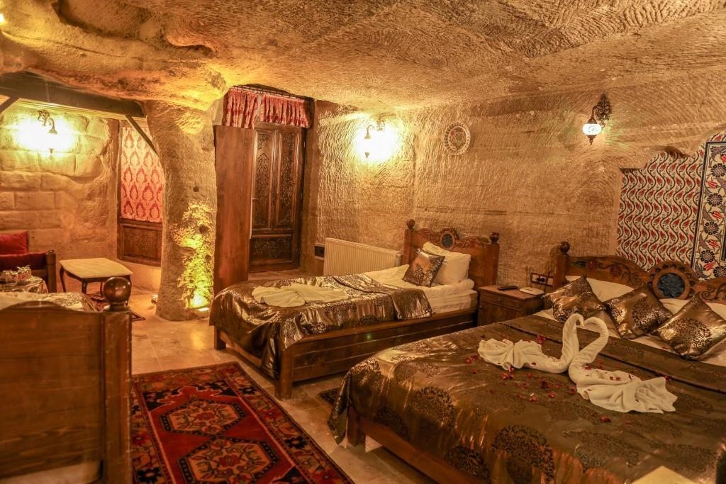 Четырехместный (Суперлюкс «В пещере» (для 4 взрослых)), Goreme Palace Cave Hotel