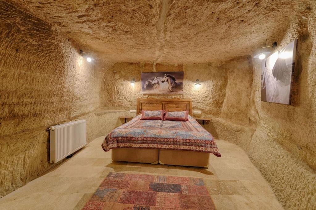 Номер (Кровать в общем женском номере с 7 кроватями) семейного отеля Kemer Cave House, Гереме