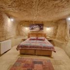 Номер (Кровать в общем женском номере с 7 кроватями), Kemer Cave House