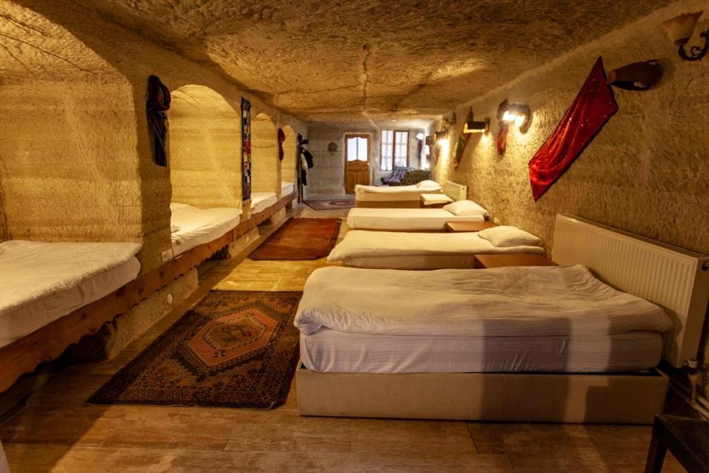 Номер (Кровать в общем 8-местном номере для мужчин и женщин), Nirvana Cave Hotel