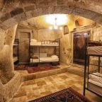 Номер (Спальное место на двухъярусной кровати в общем номере для мужчин и женщин), The Dorm Cave By Travellers