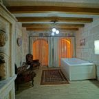 Двухместный (Улучшенный люкс «Пещера» с балконом), Tribal Cave Hotel