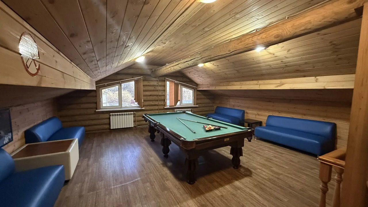 Бильярд, Отель Рейс