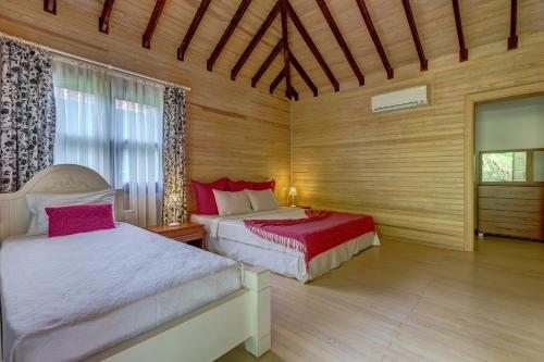 Двухместный (Двухместный номер с 2 отдельными кроватями) парк-отеля Villa Lukka, Чиралы