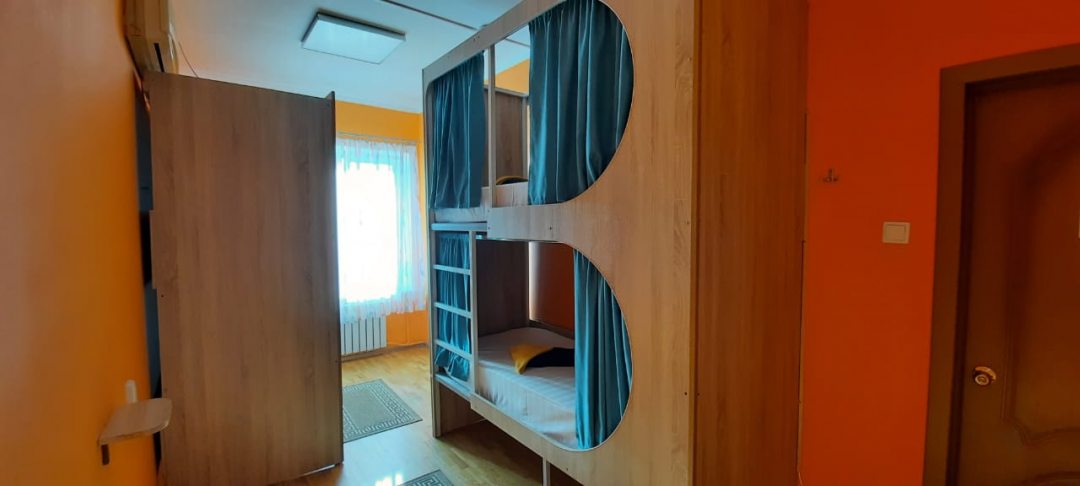 Четырехместный (Койко-место в четырехместном номере для мужщин) хостела Кают-компания, Хабаровск