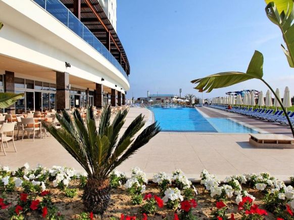 Курортный отель Kahya Resort Aqua & Spa