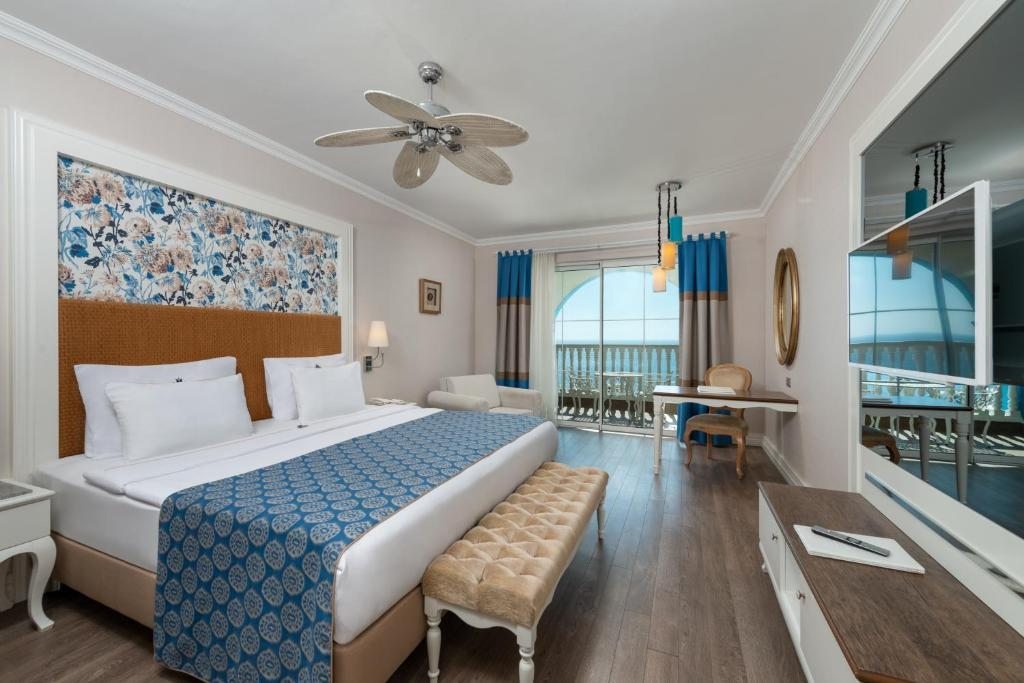 Двухместный (Двухместный номер Делюкс с 1 кроватью и видом на море) отеля Rubi Platinum Spa Resort & Suites, Авсаллар
