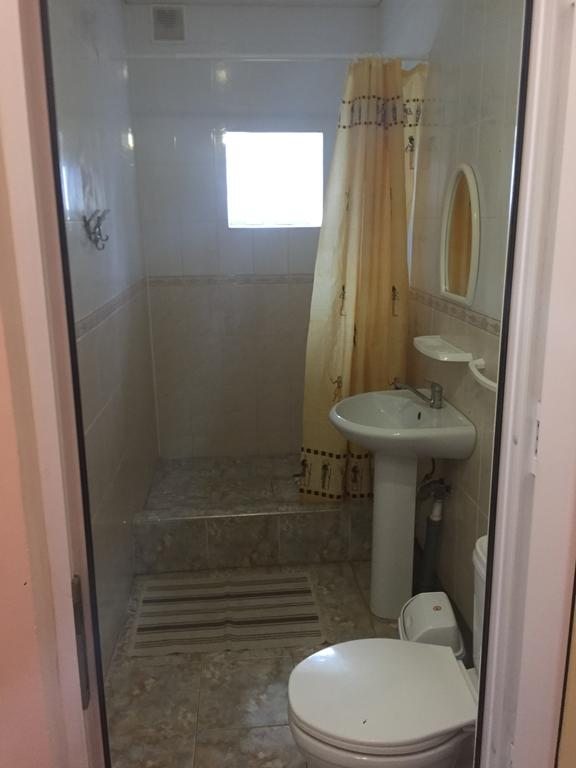 Четырехместный (Четырехместный номер с ванной комнатой) гостевого дома Солнечный берег, Сукко