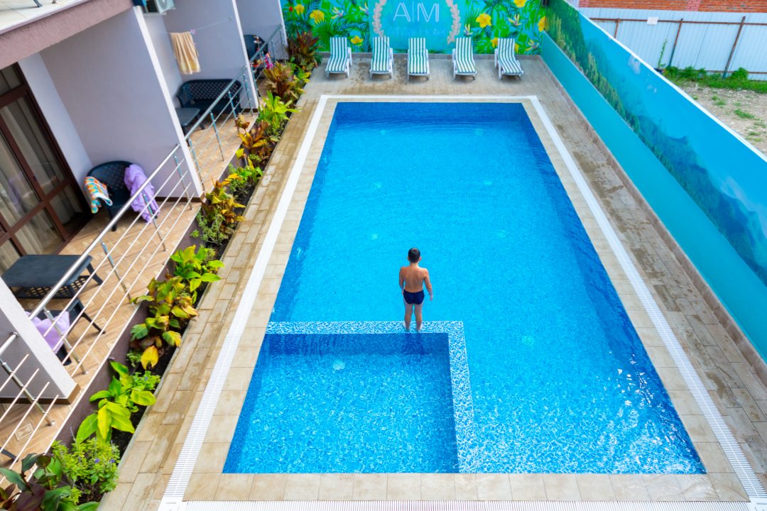 Открытый плавательный бассейн, Отель Almar