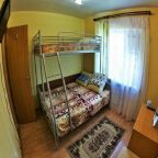 Трехместный (Трехместный номер с видом на горы), Guest House Eva