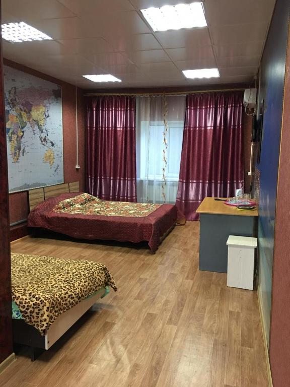 Трехместный (Трехместный номер с ванной комнатой) отеля РИФ, Хабаровск