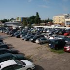 Платная автостоянка недалеко от гостевого дома