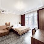Трёхместный и более (Комфорт с балконом), Гостевой дом Бумеранг