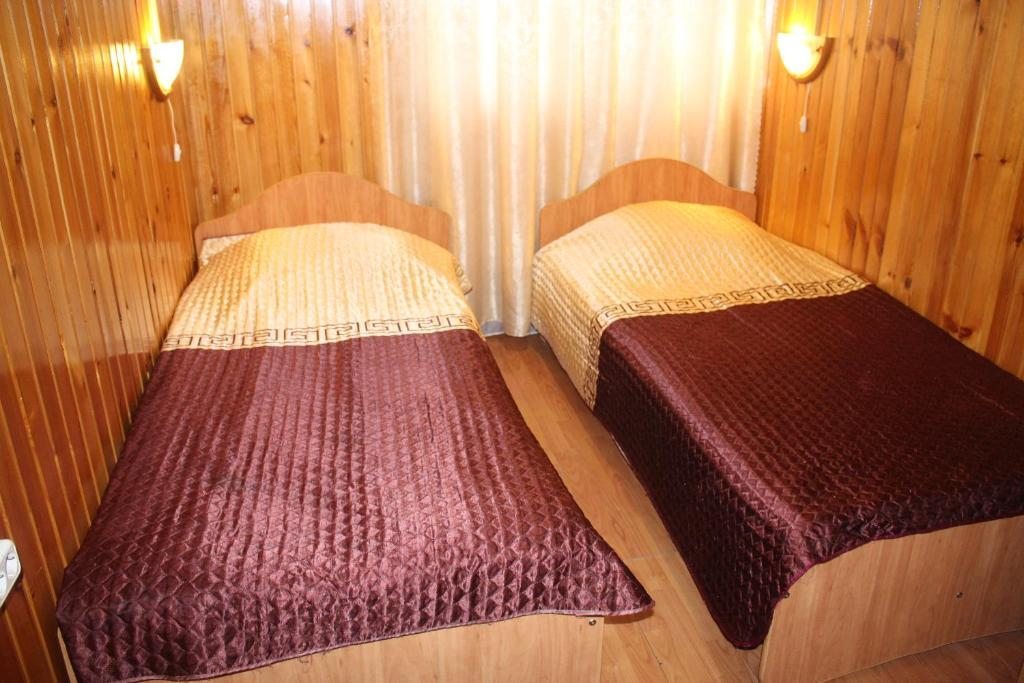 Двухместный (Двухместный номер эконом-класса с 2 отдельными кроватями) гостевого дома Царь горы, Рускеала, Республика Карелия