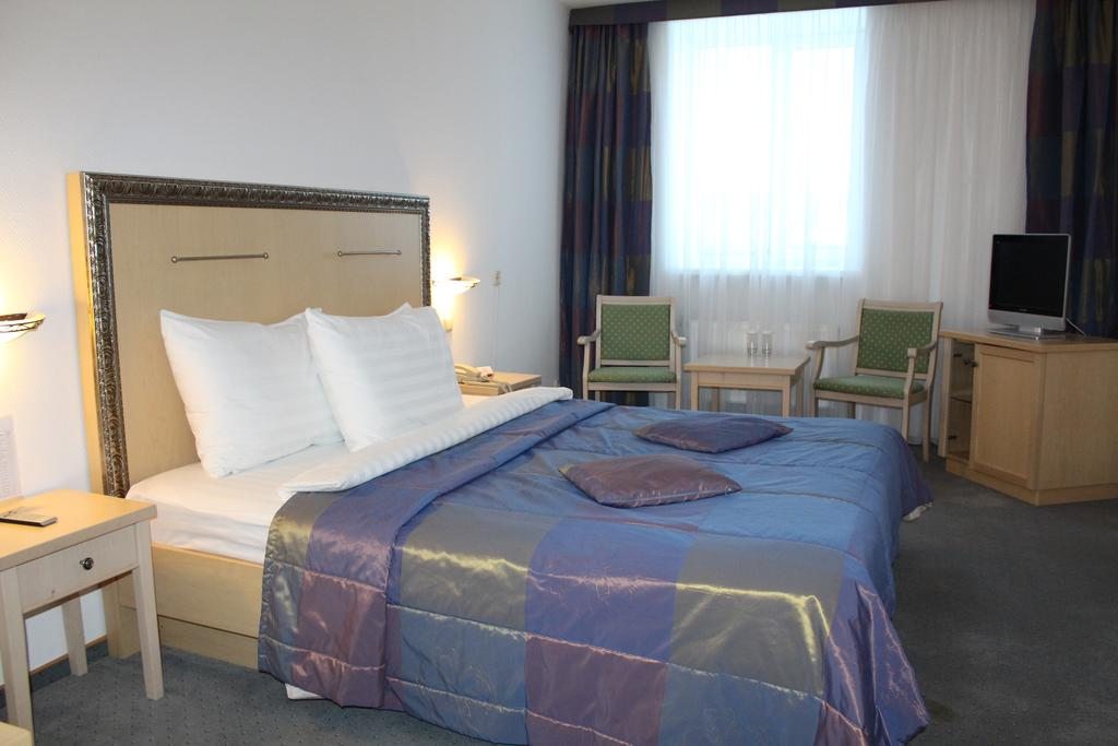Двухместный (Стандартный двухместный номер с 1 кроватью) гостиничного комплекса Югорская долина, Ханты-Мансийск