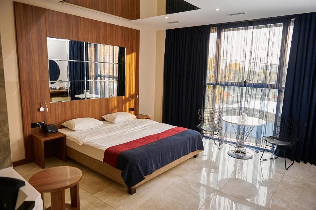 Двухместный (Двухместный номер с 1 кроватью и гидромассажной ванной) отеля Hollywood De Luxe, Краснодар