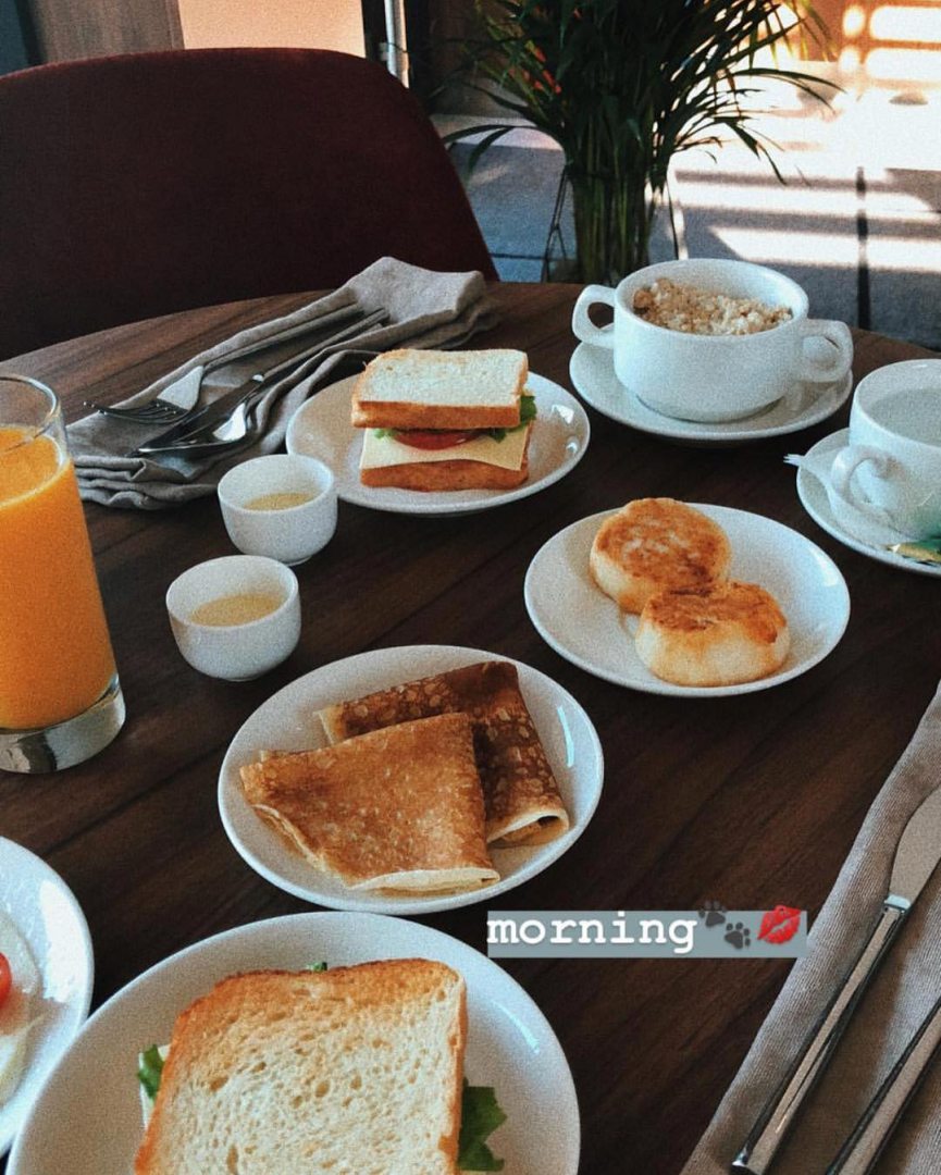 Завтрак в номер, Отель Hollywood De Luxe