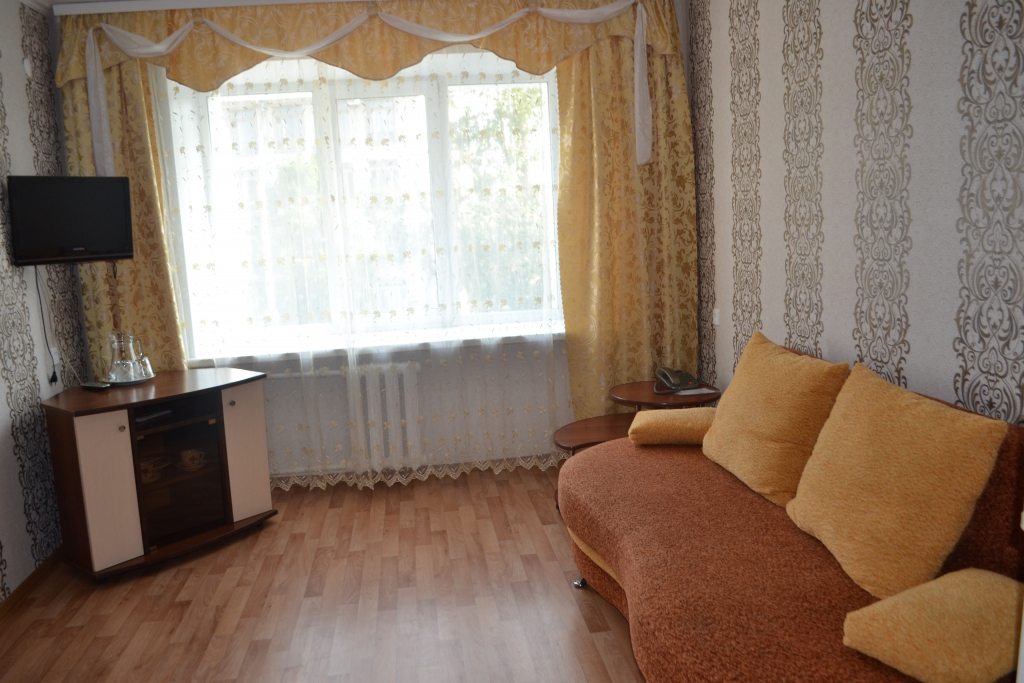 Двухместный (Первая категория, Улучшенный, Двухкомнатный) гостиницы Спутник, Вологда