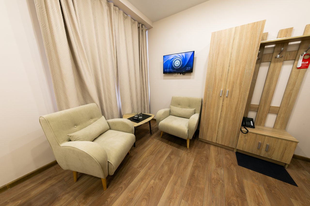 De Luxe, Отель Forton