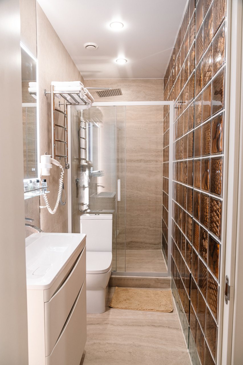 De Luxe, Отель Forton