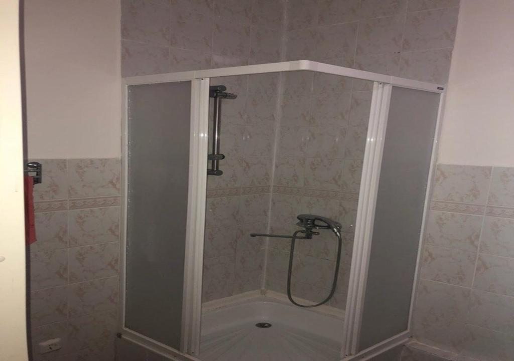 Двухместный (Двухместный номер с 2 отдельными кроватями и общей ванной комнатой) отеля Артский, Листвянка