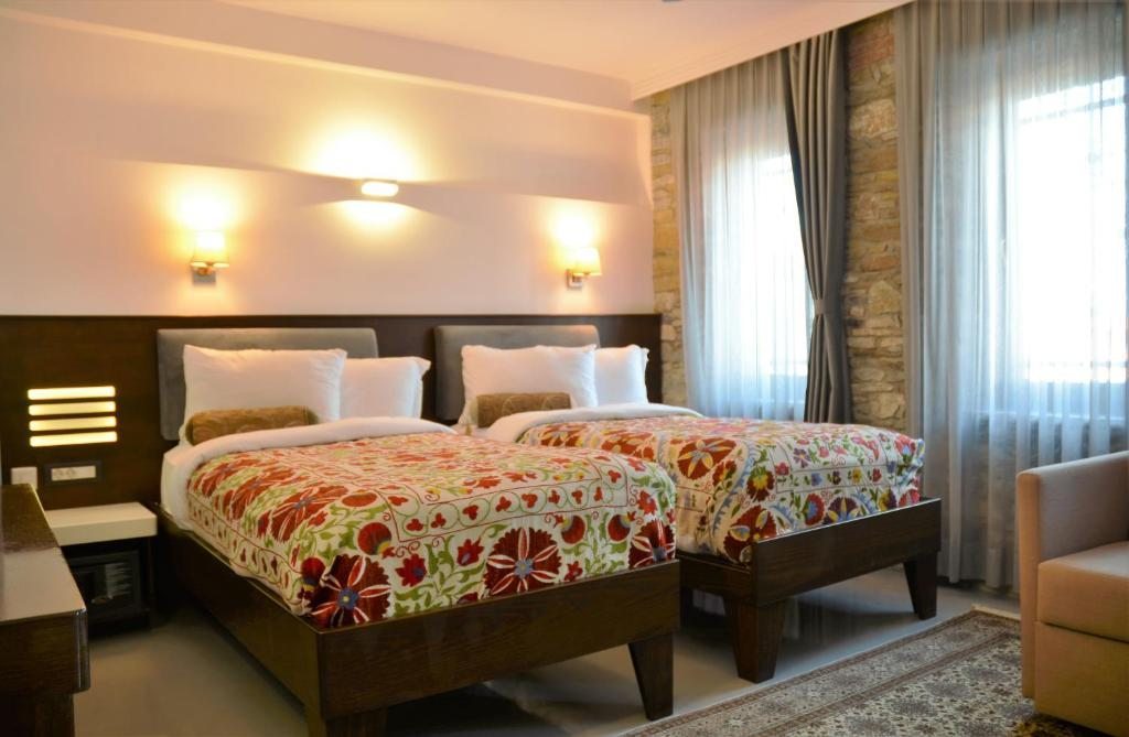 Двухместный (Улучшенный номер с кроватью размера «king-size» или 2 отдельными кроватями) отеля Ayasoluk Hotel, Сельчук