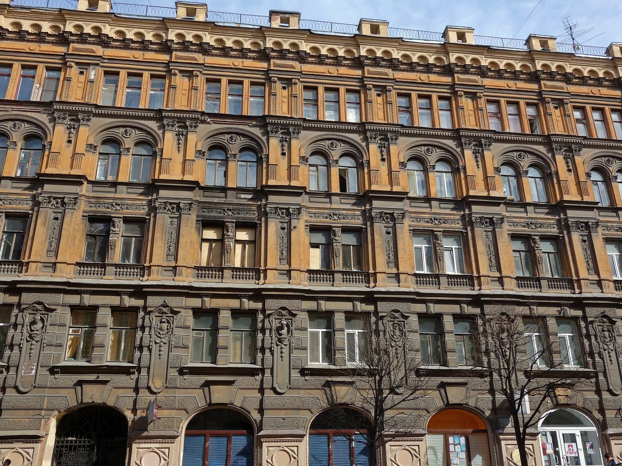 Парковка в закрытом дворе, Гостевые комнаты Идиллия Life