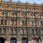 Парковка в закрытом дворе, Гостевые комнаты Идиллия Life