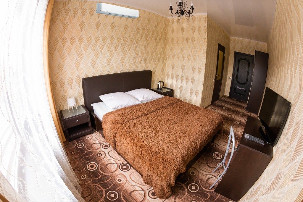Полулюкс (С кроватью king-size) гостевого дома Империал, Брянск