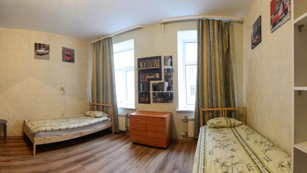 Четырехместный (Стандарт) мини-отеля Old Flat на Невском, Санкт-Петербург