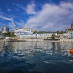 Отель расположен на первой линии моря в Ялте.