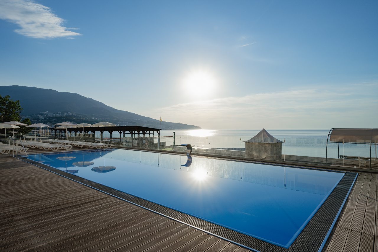 Терраса для загара, Гостиница Левант