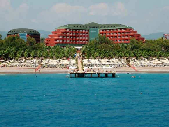 Курортный отель Delphin Deluxe Resort