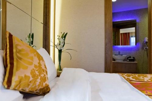 Сьюит (Полулюкс с видом на море) курортного отеля Granada Luxury Resort & Spa, Окурджалар