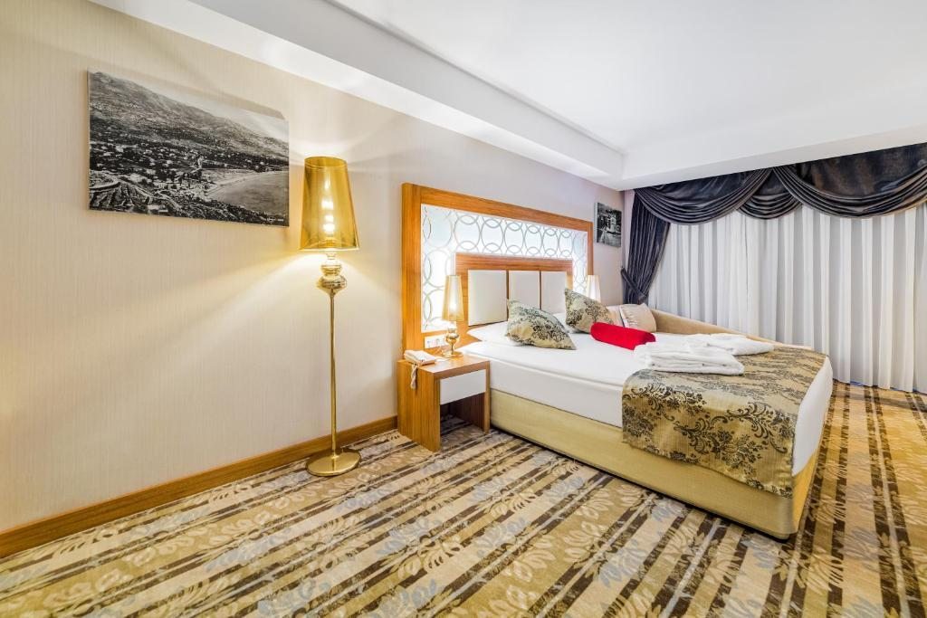 Двухместный (Стандартный двухместный номер с 1 кроватью) отеля Justiniano Deluxe Resort, Окурджалар