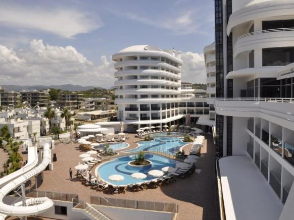 Курортный отель Laguna Beach Alya Resort & Spa