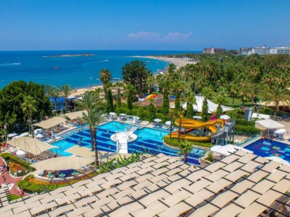 Курортный отель Sealife Buket Resort & Beach
