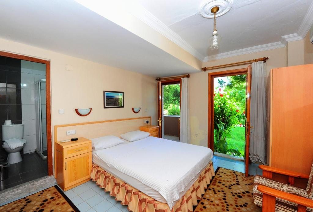Двухместный (Стандартный двухместный номер с 1 кроватью или 2 отдельными кроватями) гостевого дома Golden Pension, Патара
