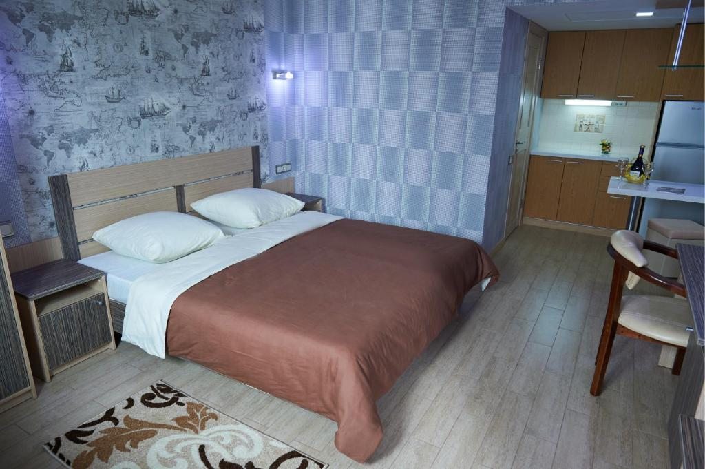 Двухместный (Большой двухместный номер с 1 кроватью) гостевого дома Савино, Савино (Тверская область)