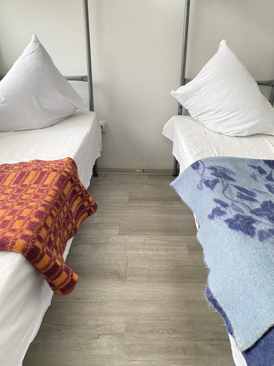 Шестнадцатиместный (Женский), Хостел LuxCamp