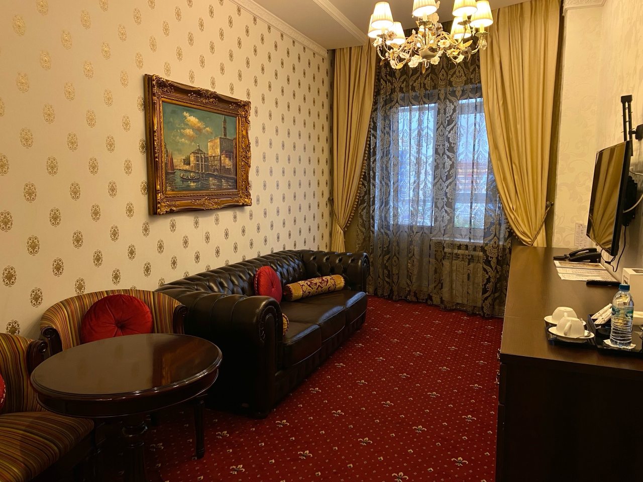 Люкс (Комфортный №406), Отель Молли О'Брайн