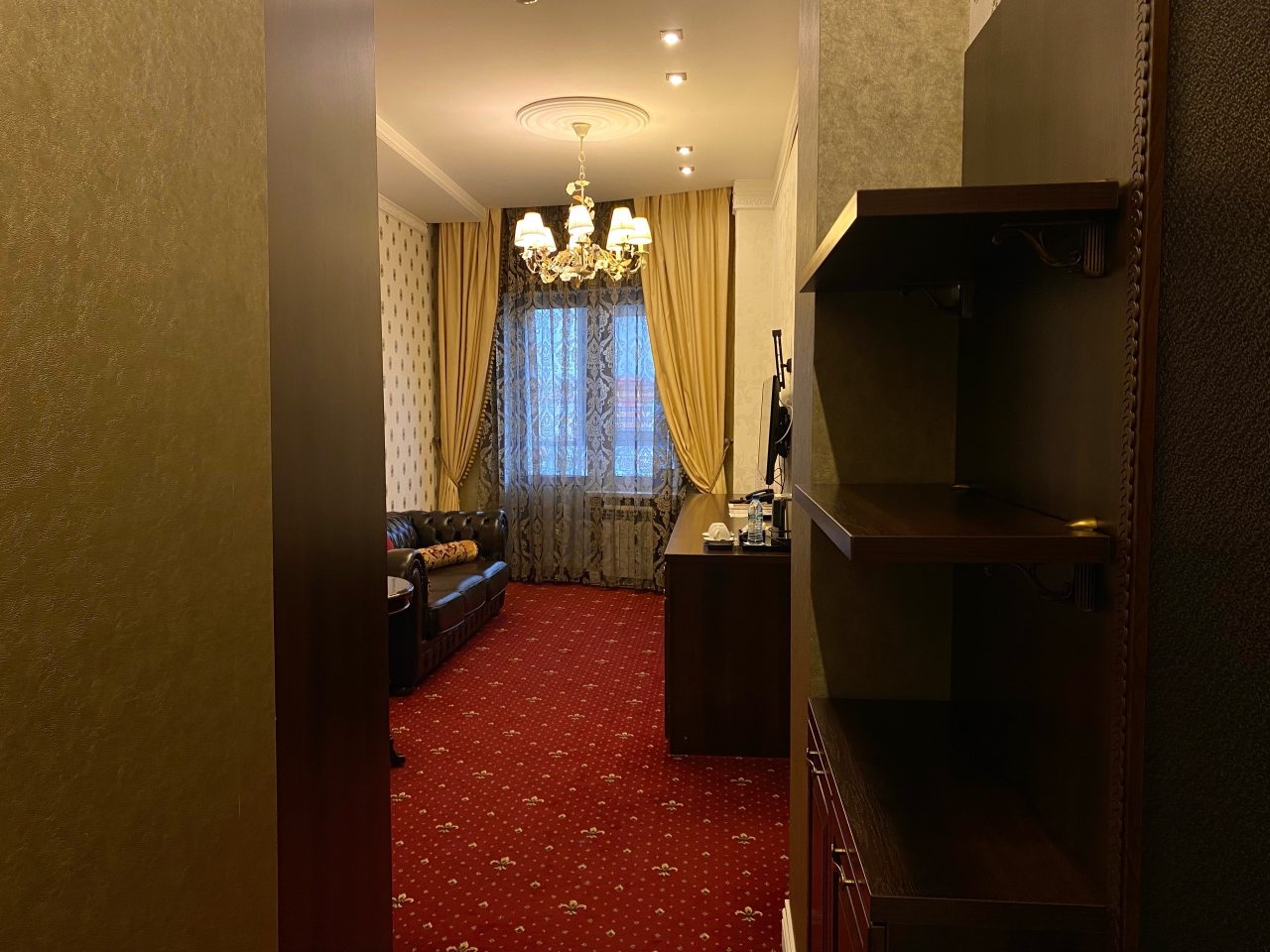 Люкс (Комфортный №406), Отель Молли О'Брайн