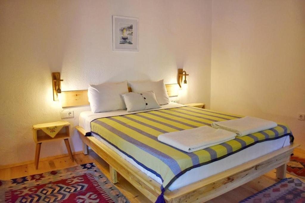 Двухместный (Двухместный номер с 1 кроватью, вид на сад) семейного отеля Saklı Konak, Карабурун (Эгейский регион)