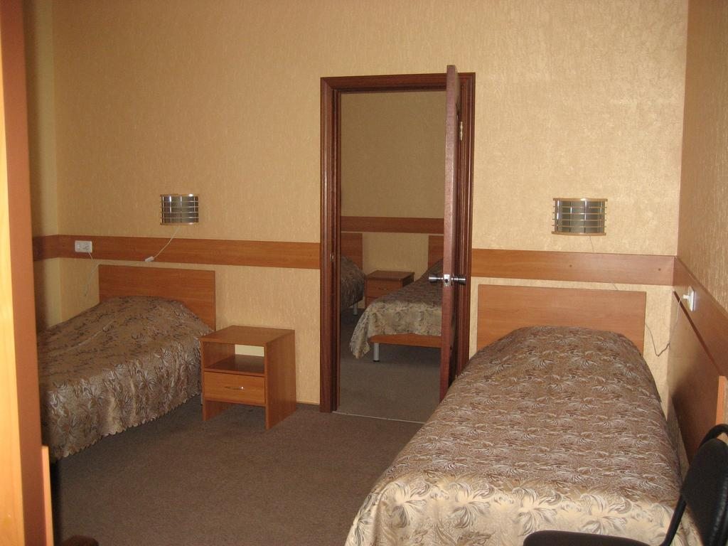 Семейный (Семейный номер с ванной комнатой) гостиницы Фортуна, Ясногорск