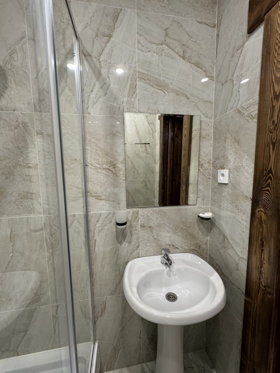 Трехместный (Семейный в мансарде), База отдыха Рыбинка