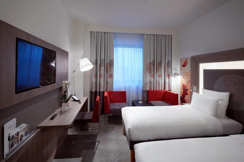 Двухместный (Улучшенный двухместный номер с 2 отдельными кроватями) отеля Novotel Konya, Конья