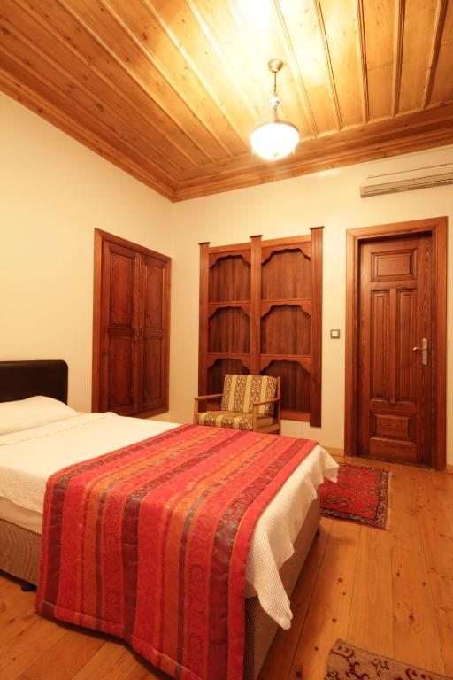 Двухместный (Двухместный номер эконом-класса с 1 кроватью или 2 отдельными кроватями) отеля Konya Dervish Hotel, Конья