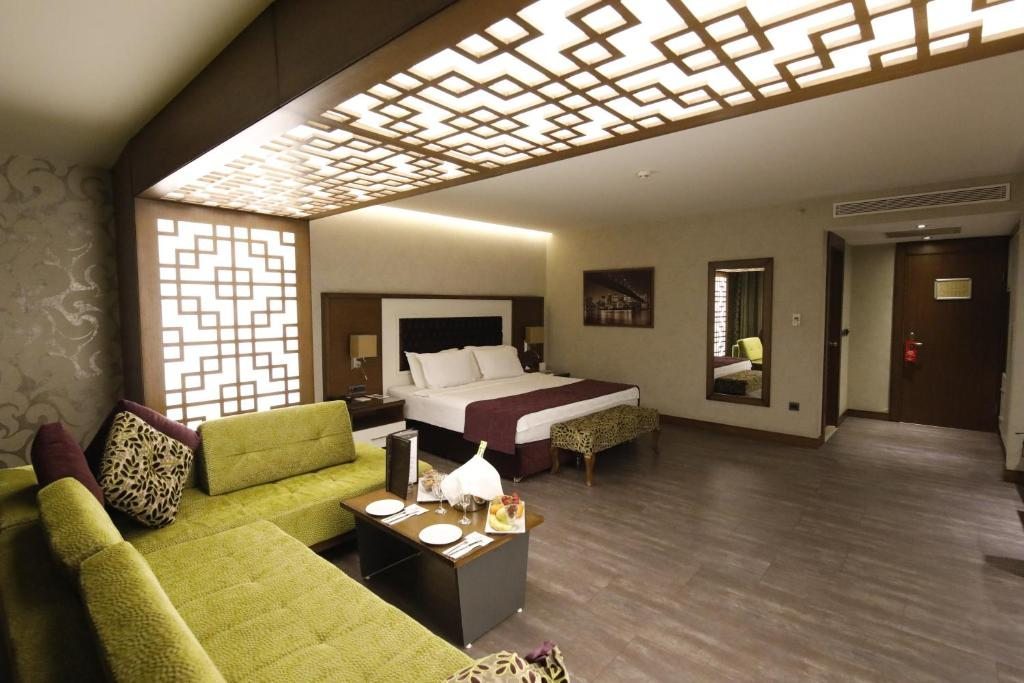 Двухместный (Двухместный номер Делюкс с 1 кроватью) отеля Sirin Park, Адана