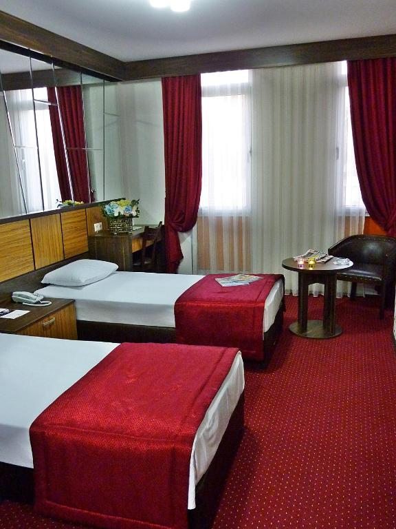 Двухместный (Стандартный двухместный номер с 2 отдельными кроватями) отеля Çetinel Tesisleri, Адана
