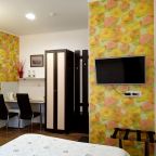 Телевизор, чайник, чайный набор, холодильник, шкаф, Wi-Fi